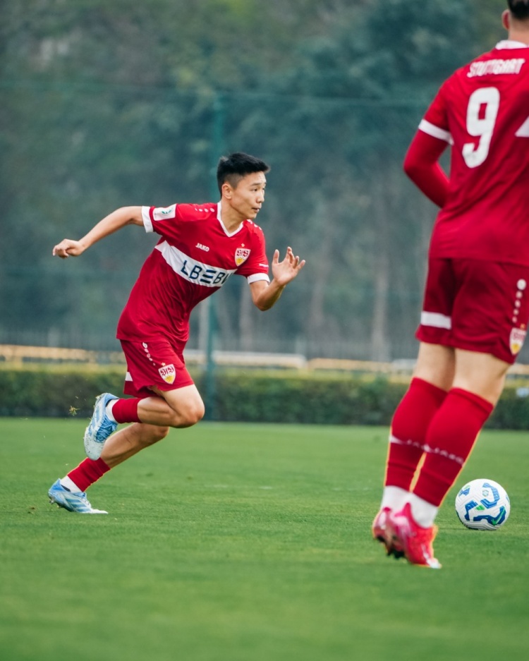 斯图加特U19小将谢初筠:希望能拿到职业合同 入选国青只是个开始